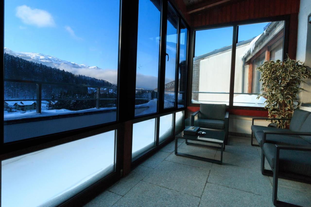 Best View Ap With Parking And 2 Bathrooms Sinaia Exterior foto