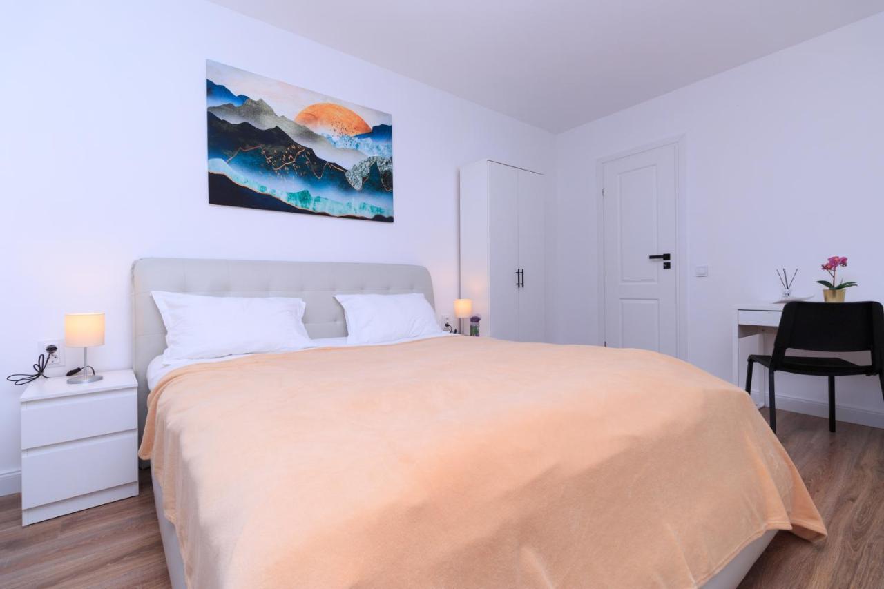 Best View Ap With Parking And 2 Bathrooms Sinaia Exterior foto